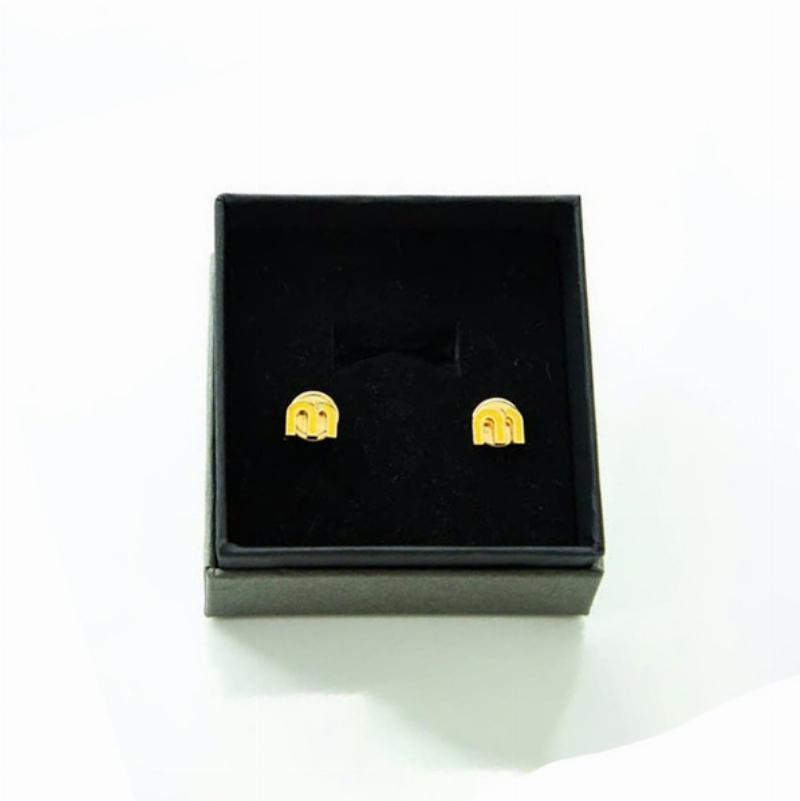 Hướng dẫn chi tiết cách bảo quản bông tai vàng 18K luôn sáng bóng và bền đẹp